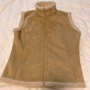 Nina Capri two tone sherpa suede sleeveless pocket full zip vest medium